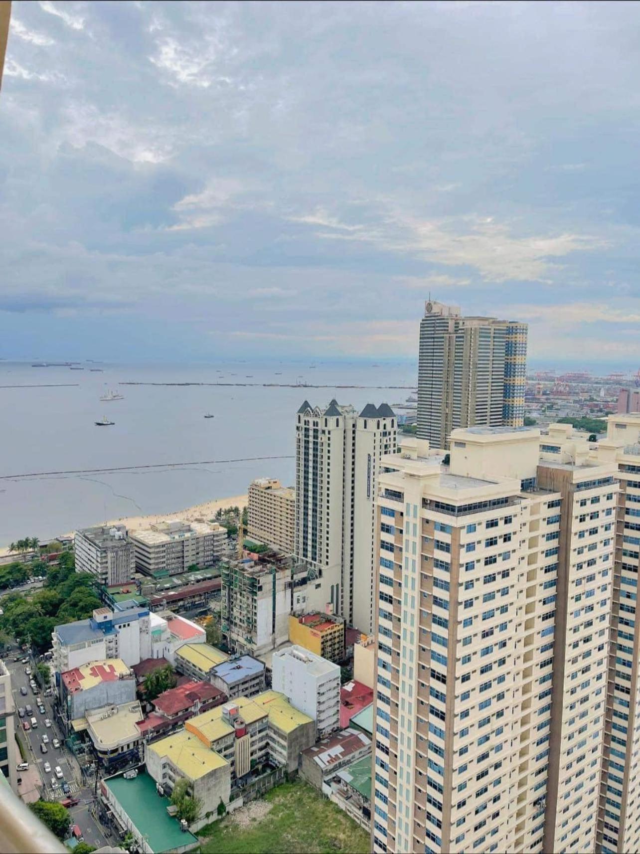 Birch Tower Malate Suites Manila Zewnętrze zdjęcie