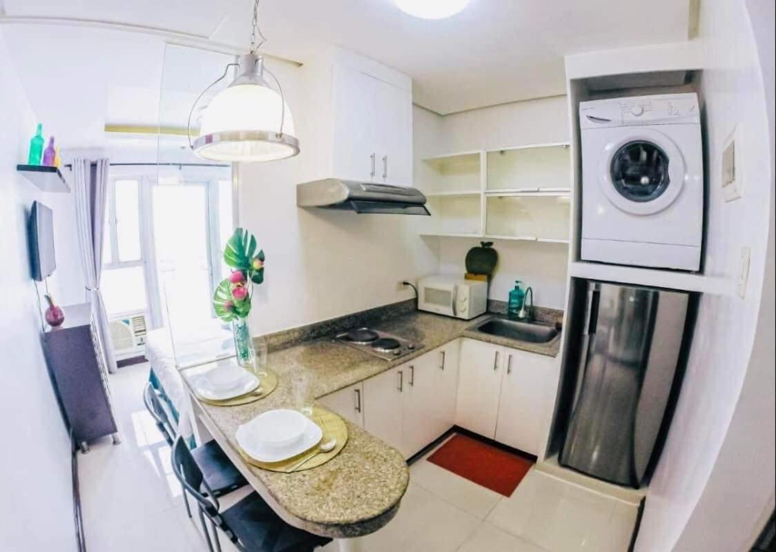 Birch Tower Malate Suites Manila Zewnętrze zdjęcie