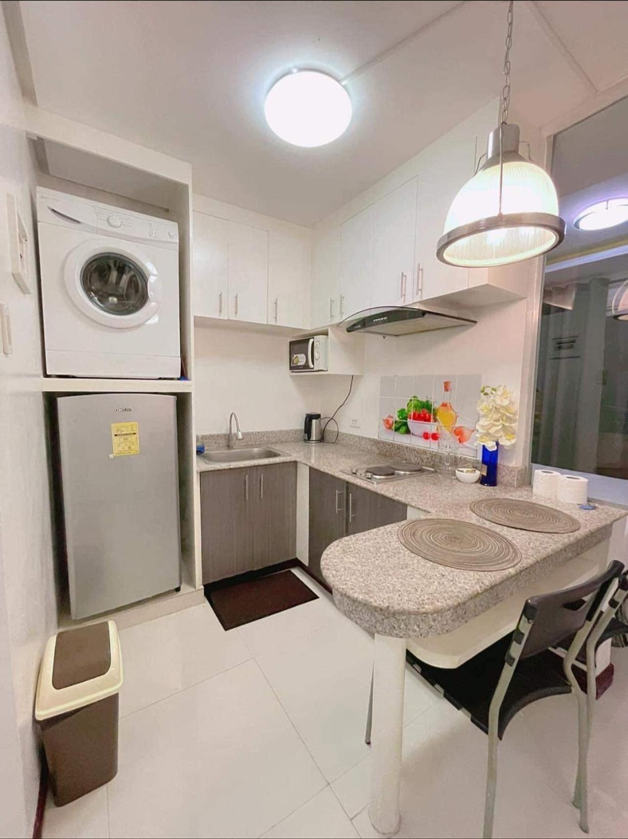 Birch Tower Malate Suites Manila Zewnętrze zdjęcie